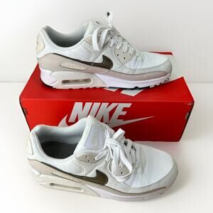 Nike Air Max 90 Womens 8.5 White Flat Pewter Sneakers HM8128-101 EUC With Box
